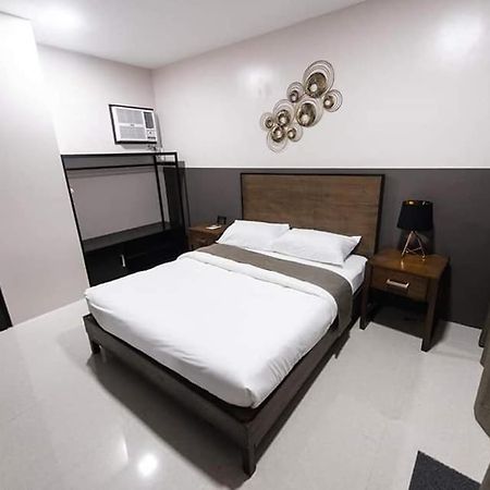 Bumble V Subic Hotel Olongapo Eksteriør billede