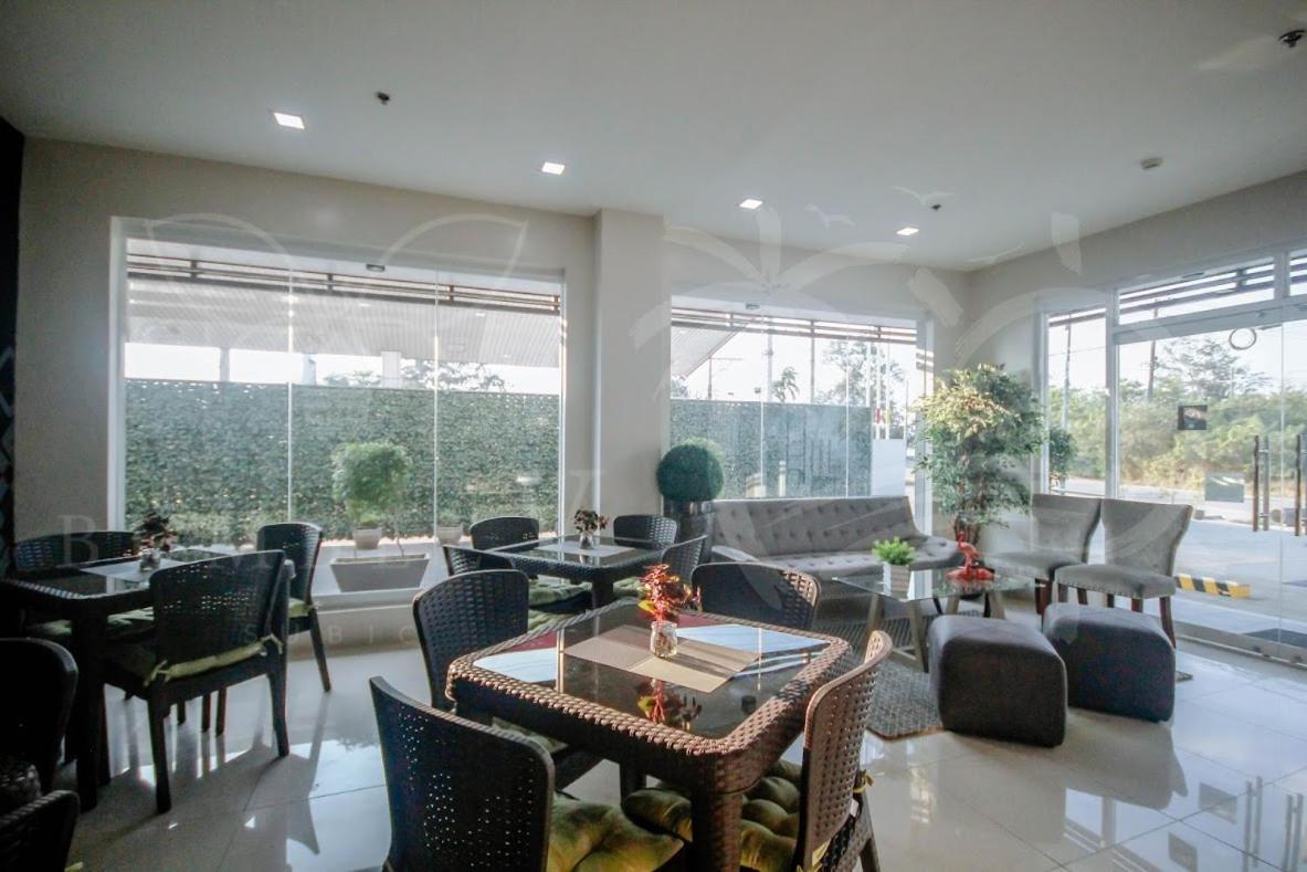 Bumble V Subic Hotel Olongapo Eksteriør billede