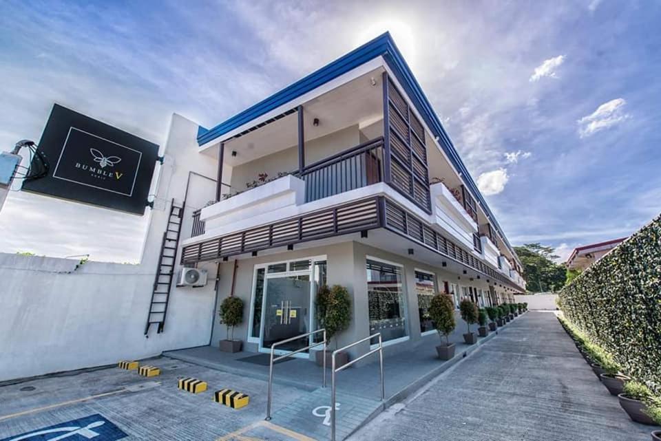 Bumble V Subic Hotel Olongapo Eksteriør billede